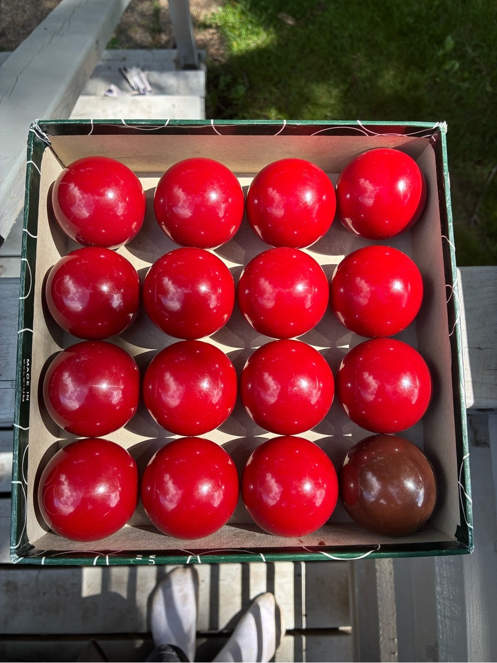 Red Billiard Ball Set (16-Piece) - Classic Home Games